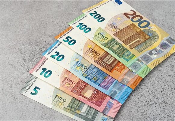 where to buy euros cheapest
