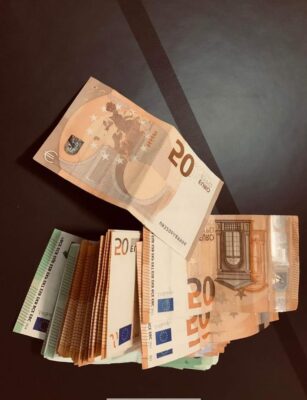 where to buy euros in UK 