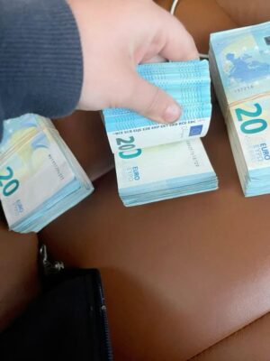 where is the best place to buy euros today 