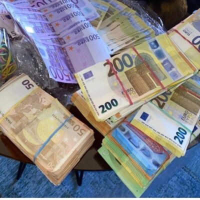 where to buy euros in the us