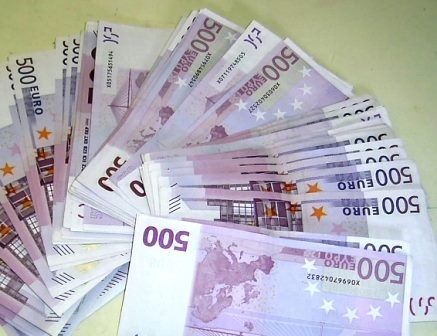 where to buy euros in us